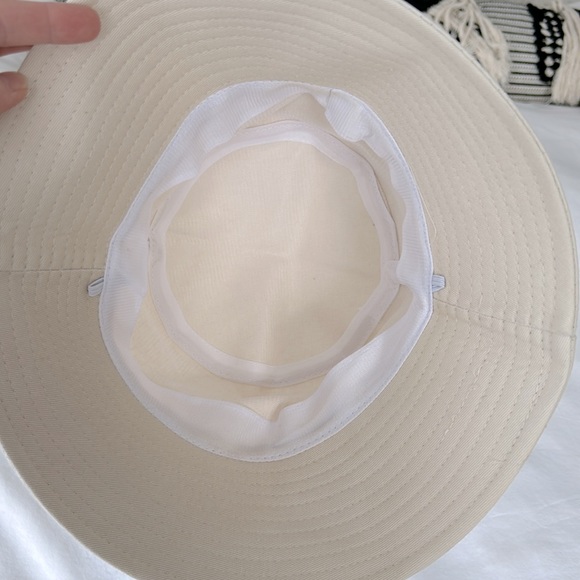 Cutest bucket hat! Cream color - Picture 2 of 4